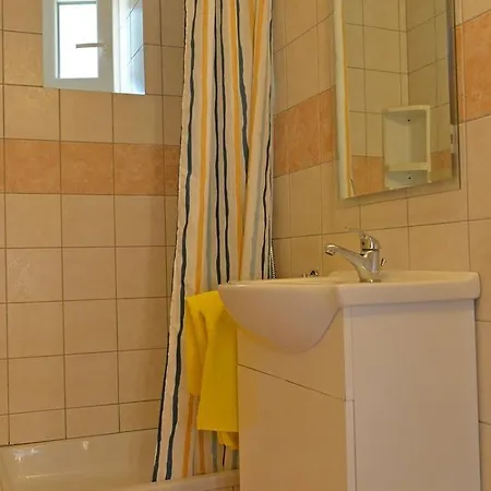 Kobale 1 Guest house