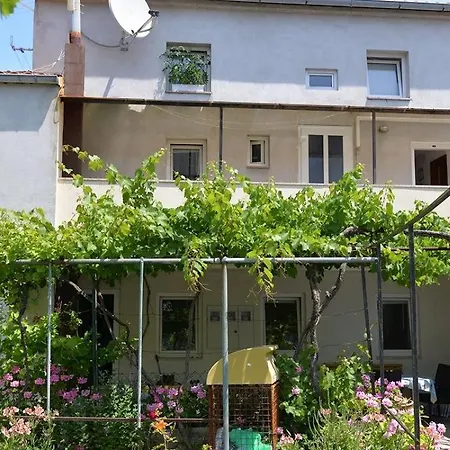 Gostinjska kuća Kobale 1 3*